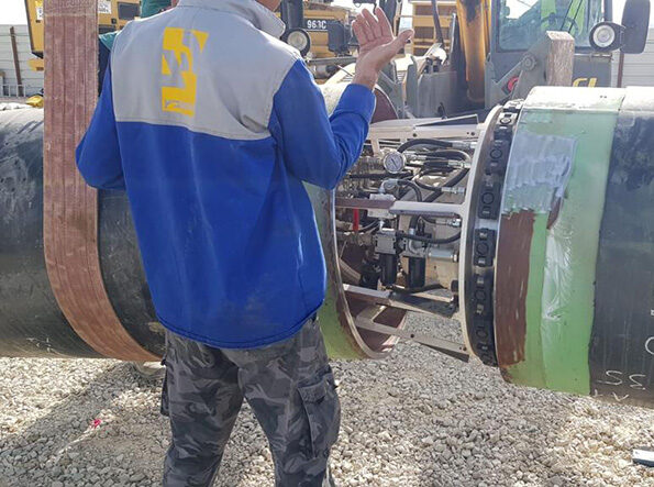 מכונה לחיבור צינורות internal clamp